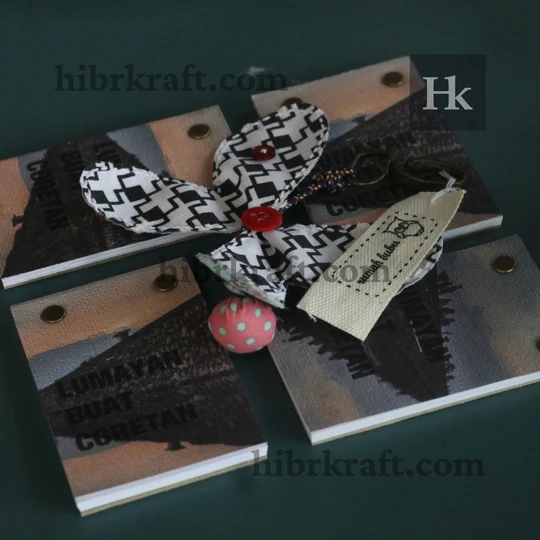 Buku Catatan 'Lumayan Sunset Coretaan'