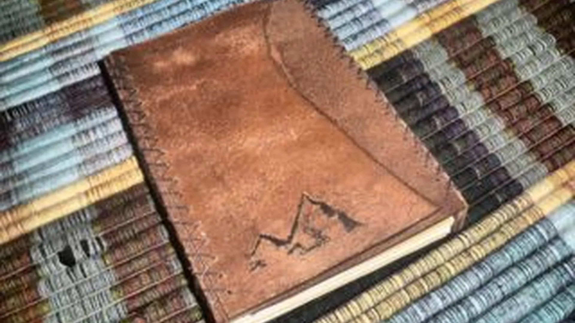 Engraved Leather Journal/Jurnal Kulit Ukir