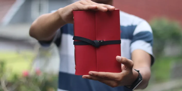 Hibrkraft Basic: Jurnal Kulit Custom dengan Trifold Longstitch & Personalization Maksimal