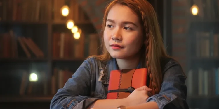Personalisasi Hadiah Jurnal: Cocokkan Minat Penerima, Ukuran, Kertas, Desain Sampul